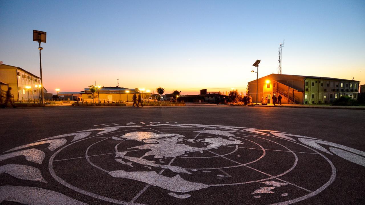 Libano, razzo colpisce la base italiana Unifil: paura per la Brigata Sassari