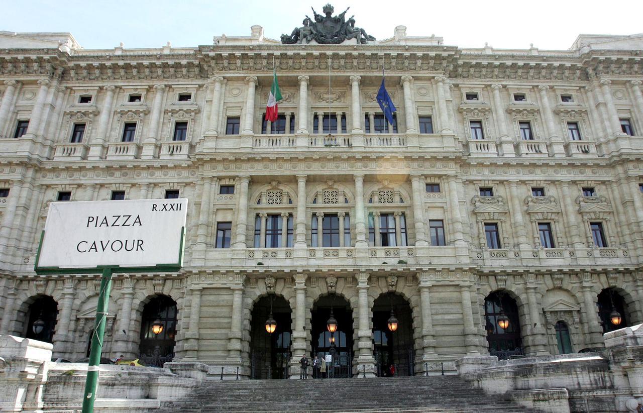 Tenta di uccidere l’ex compagna dopo aver scontato 16 anni per omicidio, condanna confermata per un uomo del Nuorese: ecco chi è