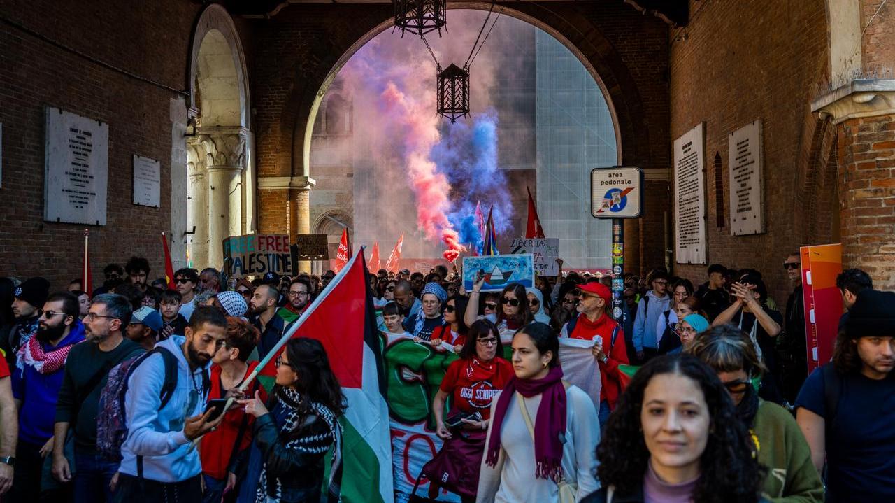 Ferrara, in arrivo un protocollo per manifestazioni politiche più stringenti. E per i danni paga chi organizza
