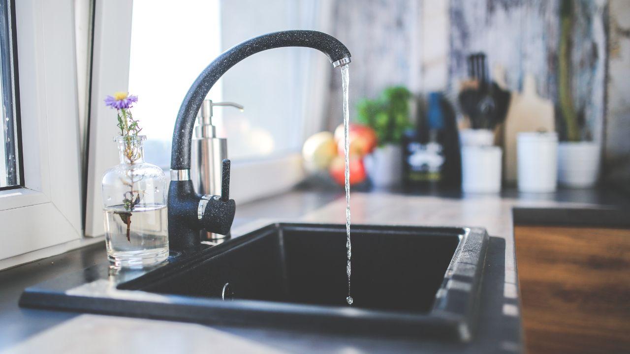 Toscana, rischio mancanza di acqua e cali di pressione in 350mila case dal 15 al 17 maggio – I comuni coinvolti