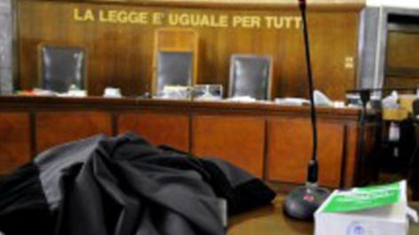 Lucca, fanno sesso con una ragazza in auto: tre condannati, uno va a processo<br>
