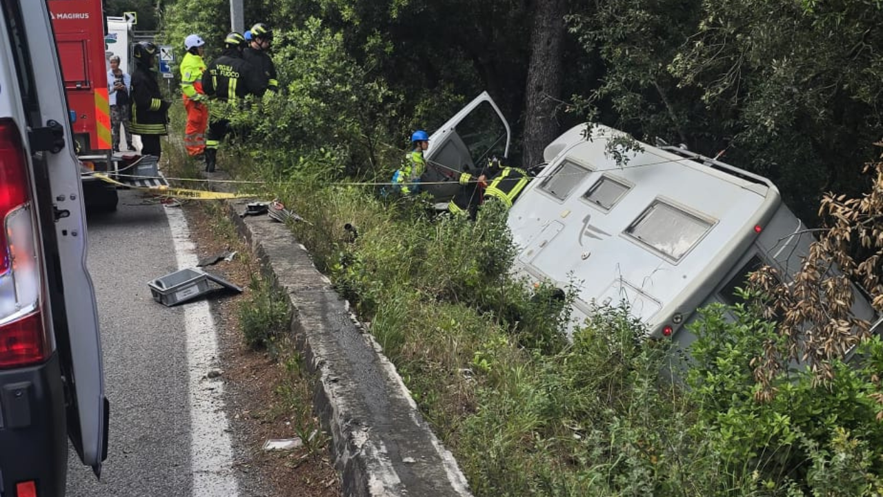 
	Il camper finito nella scarpata a Quercianella

