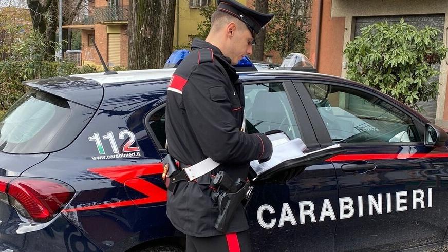 I carabinieri hanno portato il condannato agli arresti domiciliari