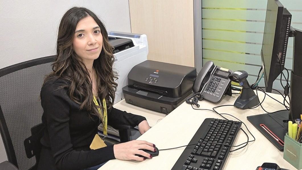 Simona, lavoratrice e madre di un bimbo piccolo: «Grazie a Poste riesco a conciliare tutto» – Ecco come