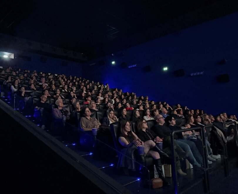 Cento, malore durante il film al cinema: salvato dai sanitari sul posto
