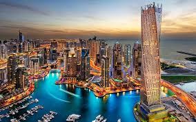 Emirati Arabi, i maxi stipendi non bastano più: scattano i consigli degli esperti per risparmiare