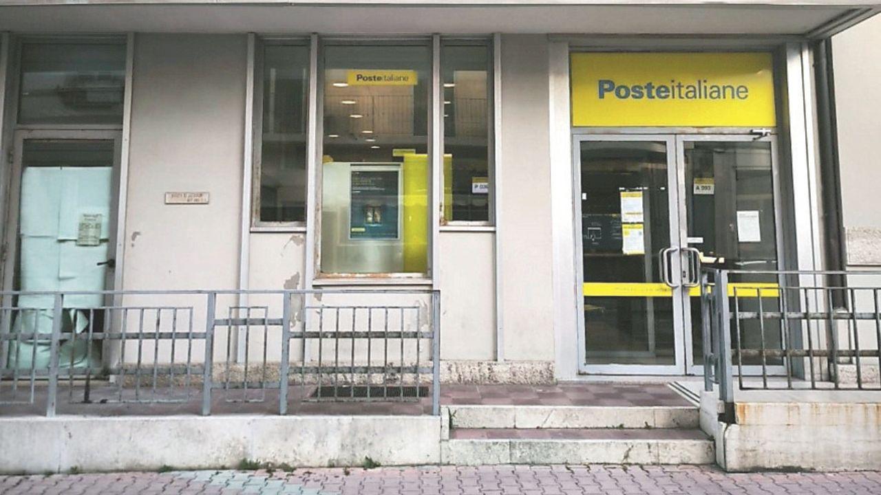 
	L'ufficio postale rapinato

