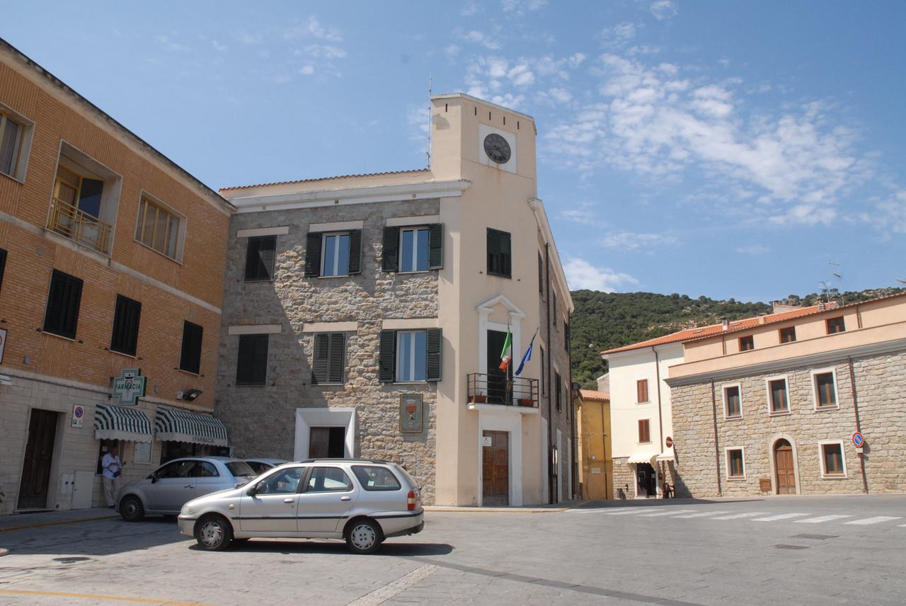 veduta - scorcio piazza comune municipio