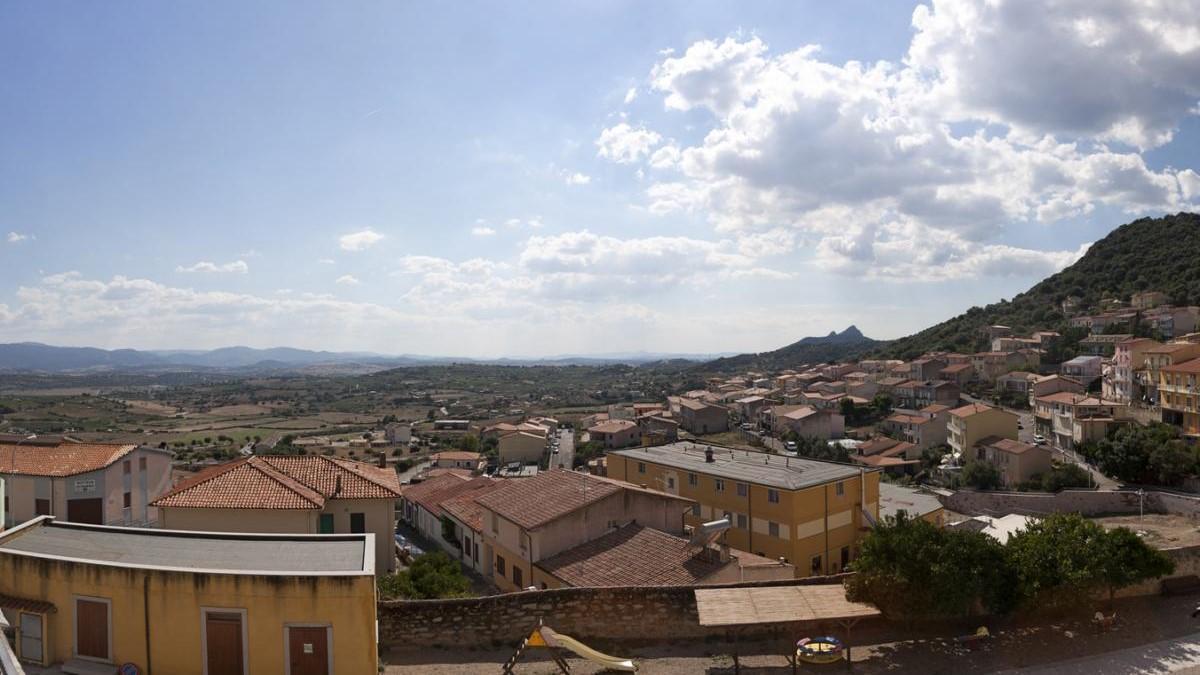 Una panoramica del paese di Monti in gallura