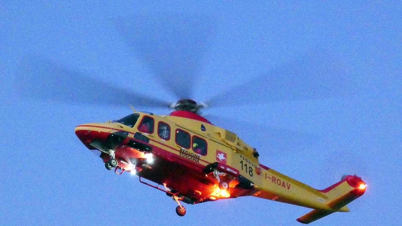 Precipita per 300 metri sulla Pania Secca, escursionista muore a 45 anni davanti al compagno