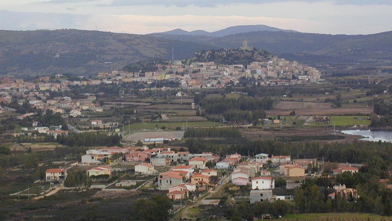 Una veduta aerea di Posada e dintorni