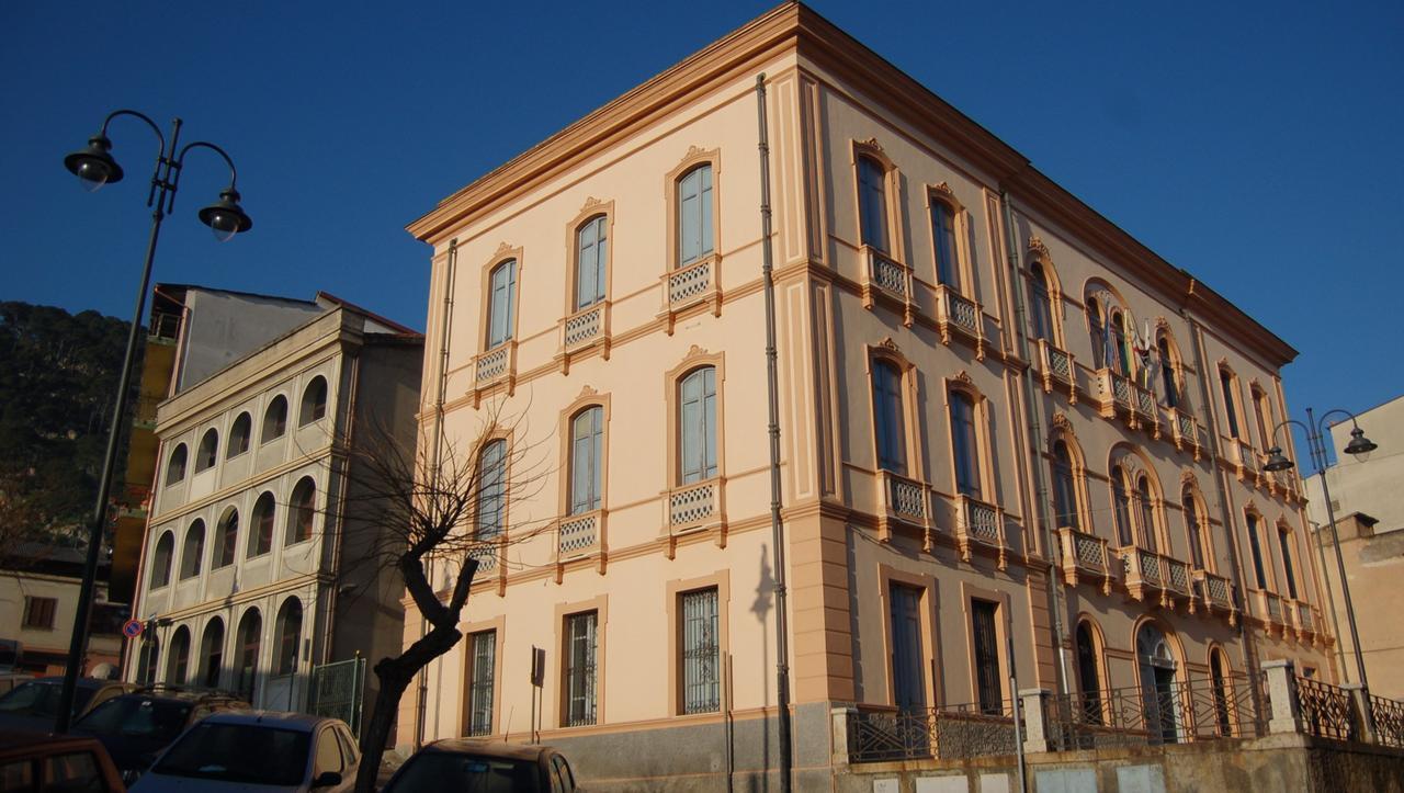 .
GUSPINI - IL MUNICIPIO