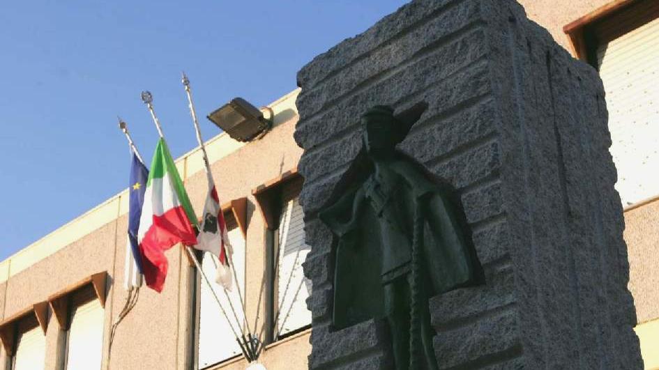 - Uta, il municipio