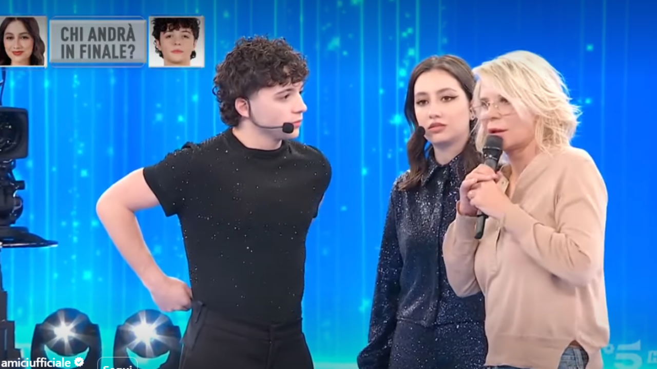 Amici 25, Angie a un passo dalla finale: sarà decisivo il televoto contro Lorenzo – Cosa può succedere