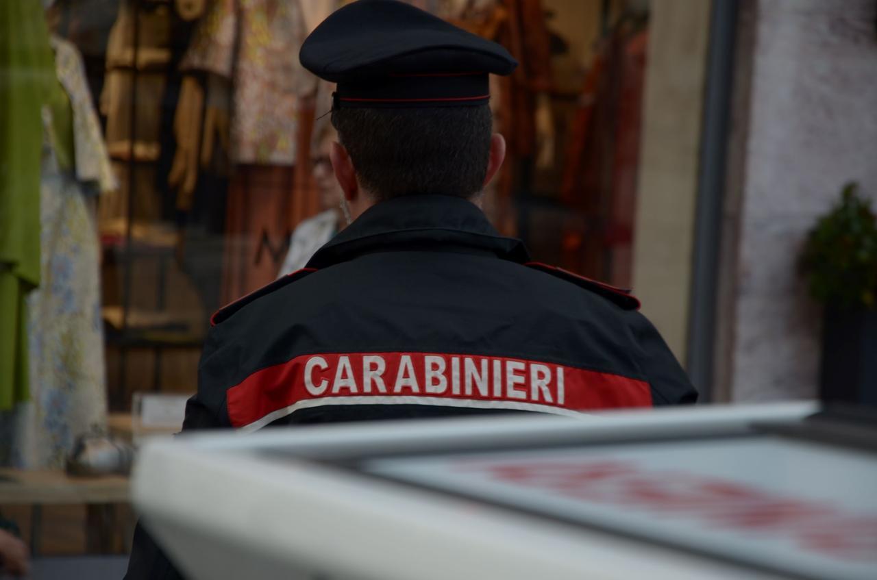 In casa aveva droga e contanti: scatta l’arresto per un uomo
