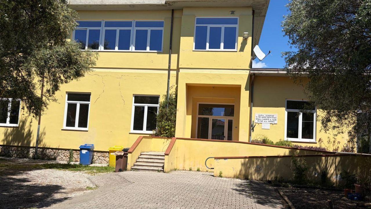 
	La scuola di Crociale, oggi vuota dopo il trasloco

