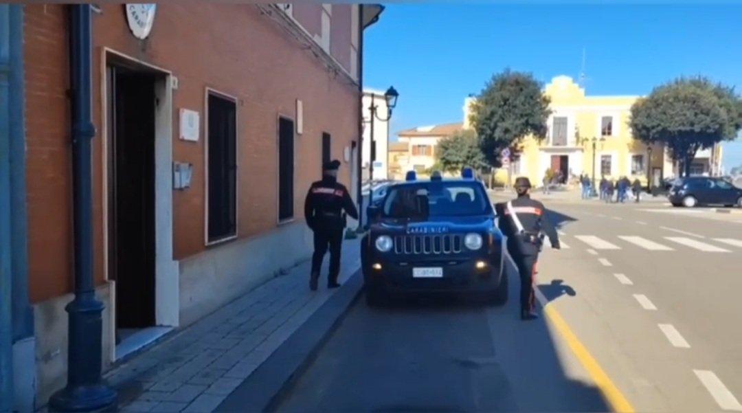 Evade dai domiciliari e chiama i carabinieri per denunciare un’aggressione: arrestato due volte in meno di 24 ore
