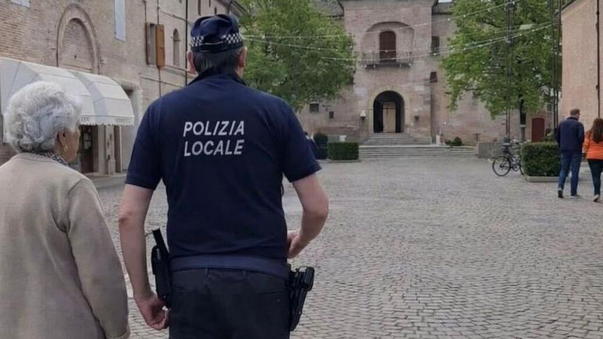 Si allontana dal pronto soccorso: 87enne salvata dalla polizia locale