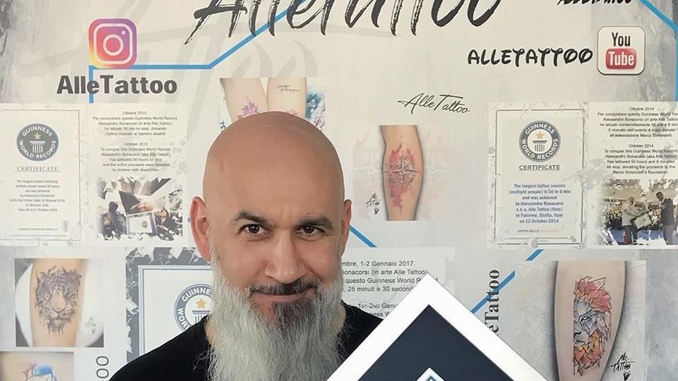 Il tatuatore dei record: «Vi racconto chi è Alle Tattoo»