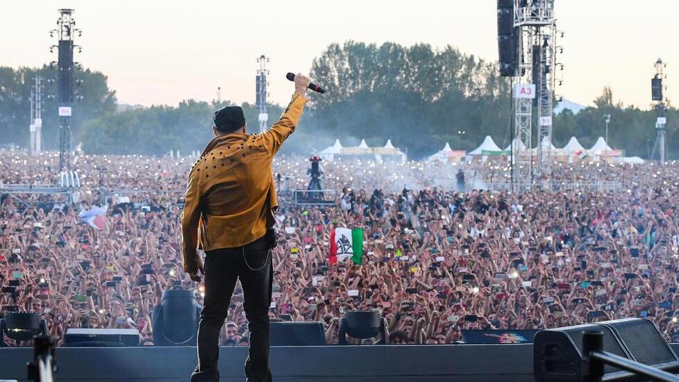 Vasco Live a Ferrara, le canzoni e quel “popolo” cresciuto sotto al palco