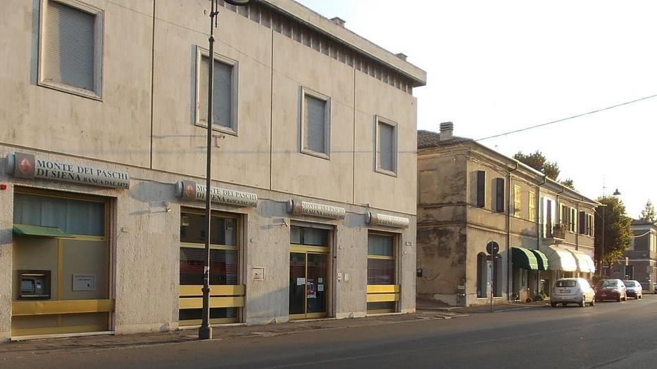 Scelto con cura l’orario del colpo: in giro non c’era nessuno