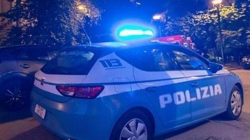 Una volante della polizia (foto d'archivio)