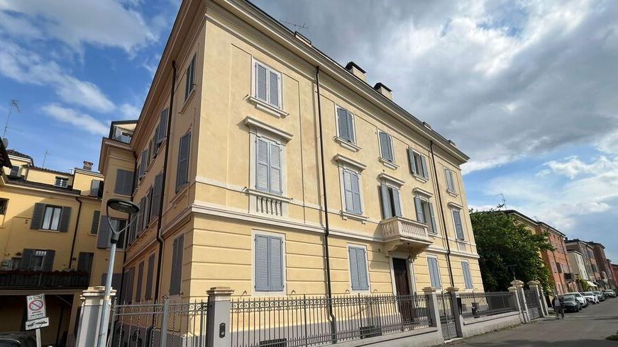 Trovata morta in casa dopo settimane: se ne accorgono i vicini