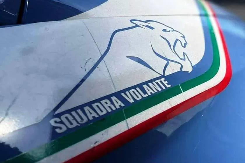 Sequestrati in cantina e minacciati con pistola e cane di grossa taglia, blitz della Dda: 6 arresti tra cui una minorenne