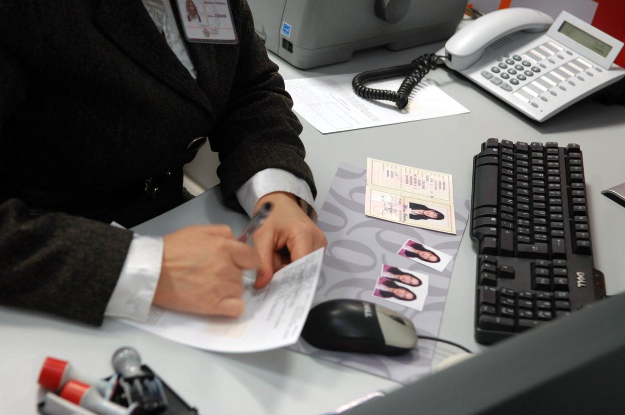 Obbligo della carta d’identità elettronica: si rischia l’ingorgo in Comune – Cosa sta succedendo
