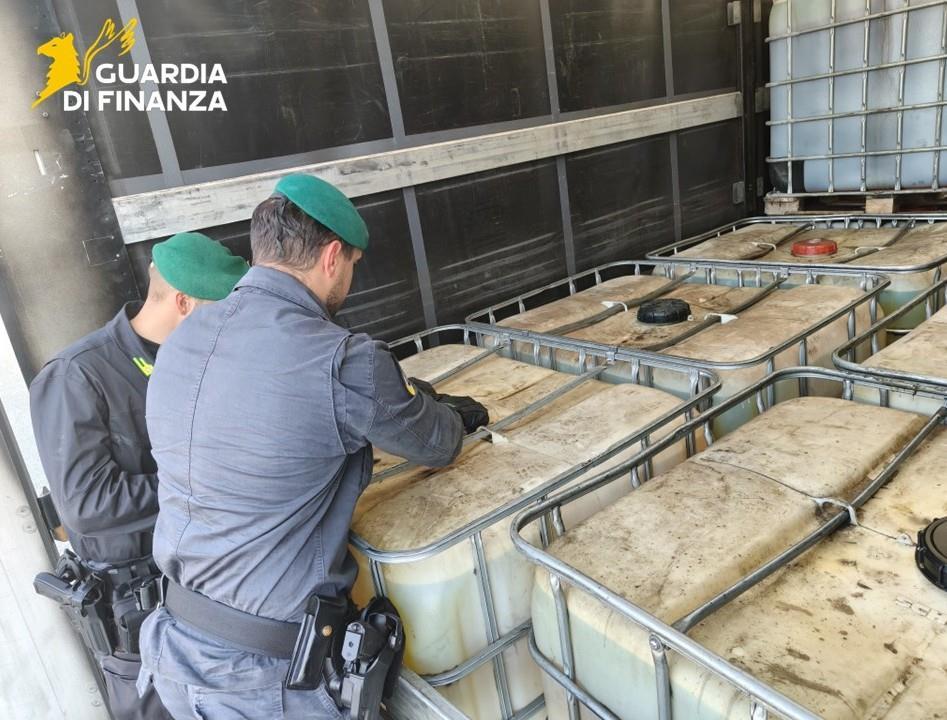 Traffico di carburante, sul tir 27mila litri di gasolio di contrabbando: il blitz e il sequestro – Ecco che cosa sappiamo