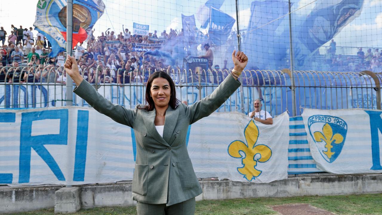 Asmaa Gacem sotto la curva dei tifosi del Prato