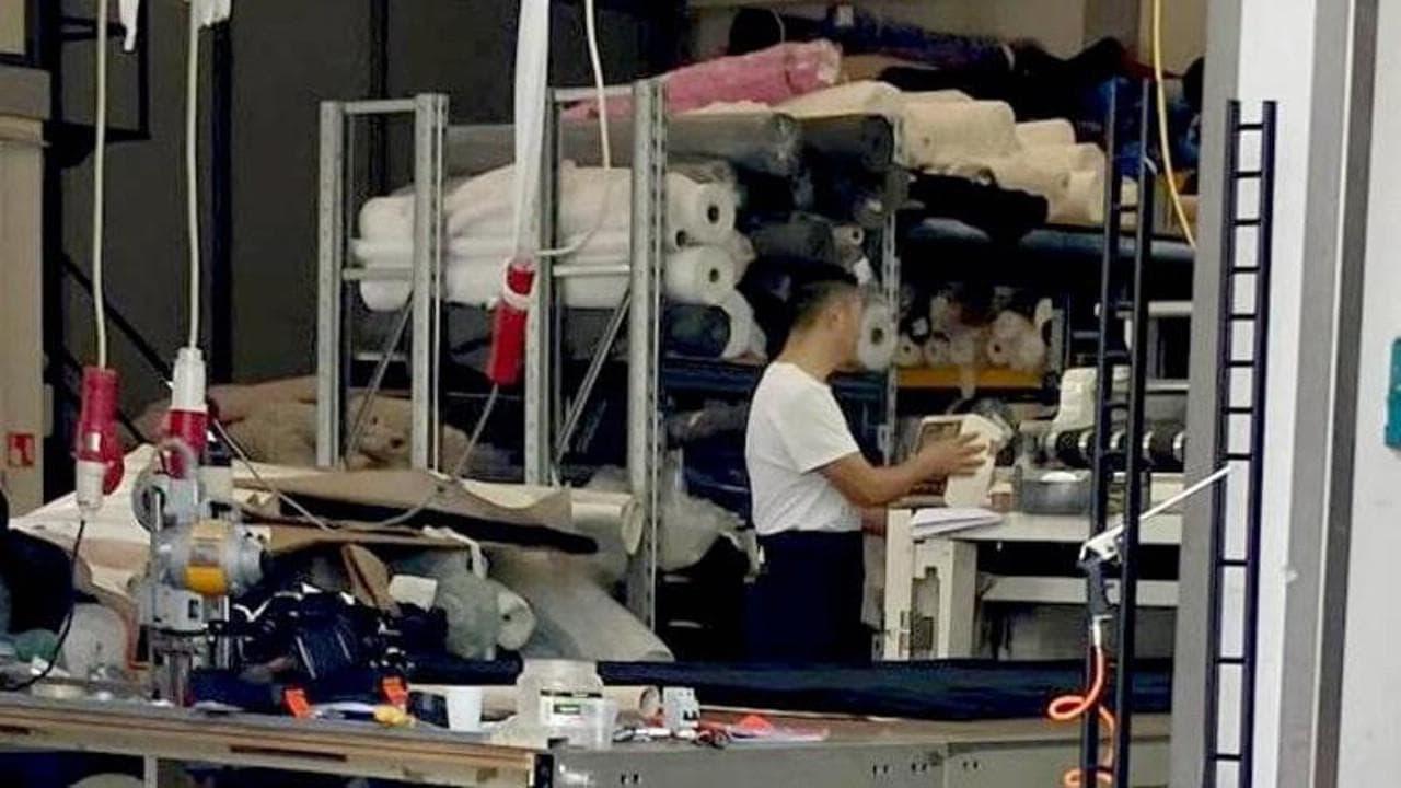 Prato, dieci lavoratori clandestini e altri 10 senza contratto: arrestato il titolare