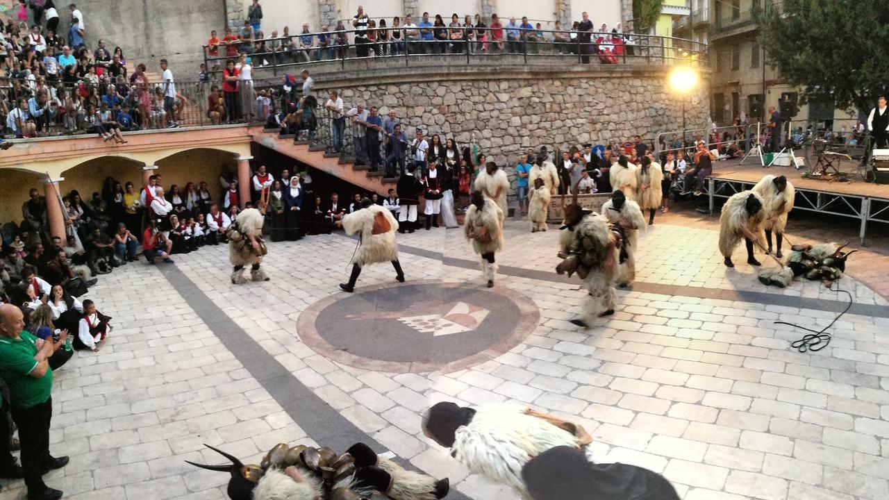 Grandi eventi, feste e folklore: pubblicato il bando delle manifestazioni della tradizione sarda – I dettagli
