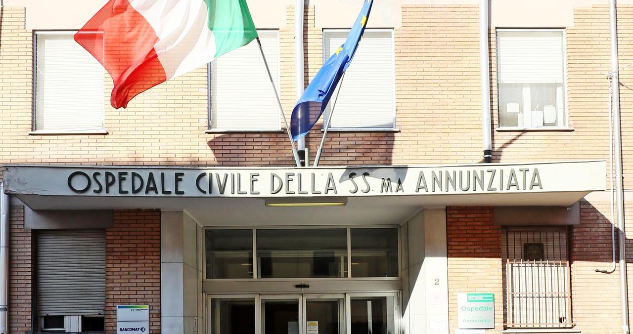 Cento, morta dopo 3 interventi in 6 giorni: chiusa l’indagine per tre medici
