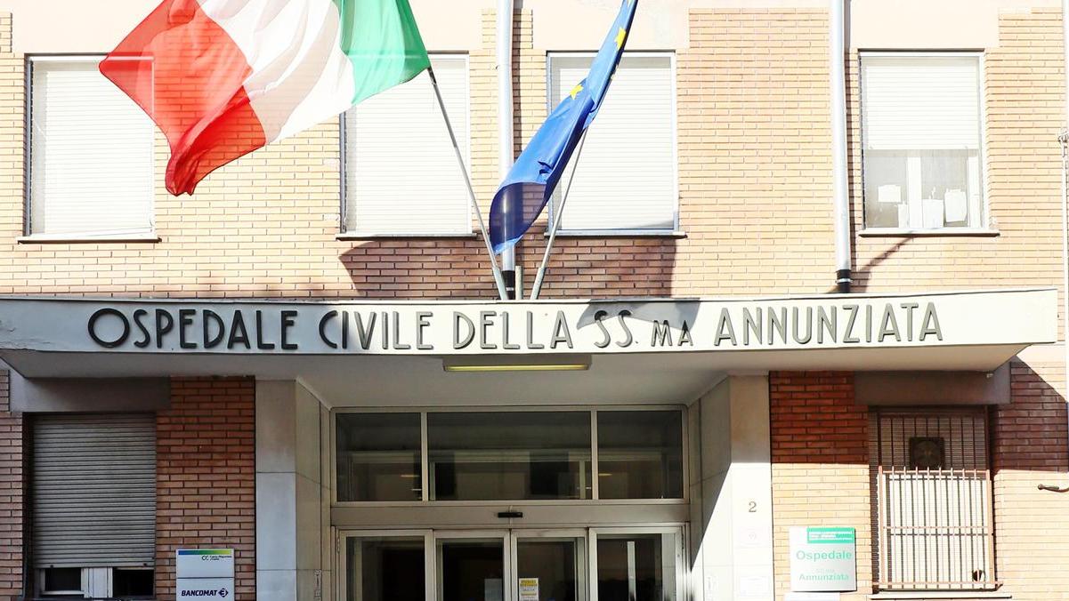 Cento, morta dopo 3 interventi in 6 giorni: chiusa l’indagine per tre medici