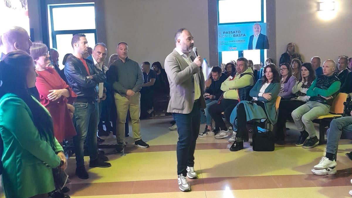 Tempio, debutto pubblico per Fabrizio Carta: «La città ha bisogno di una svolta»