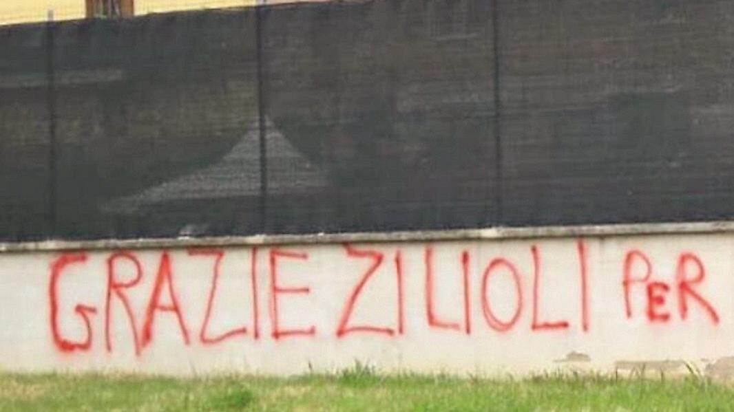 Scritte a Sassuolo contro l’assessore Zilioli: «Grazie per la grande moschea»
