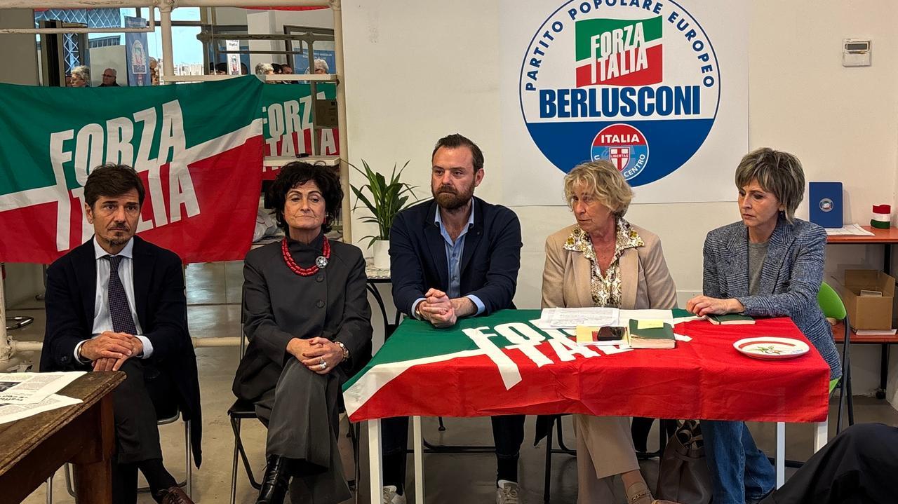 Stefania Craxi nella sede di Forza Italia