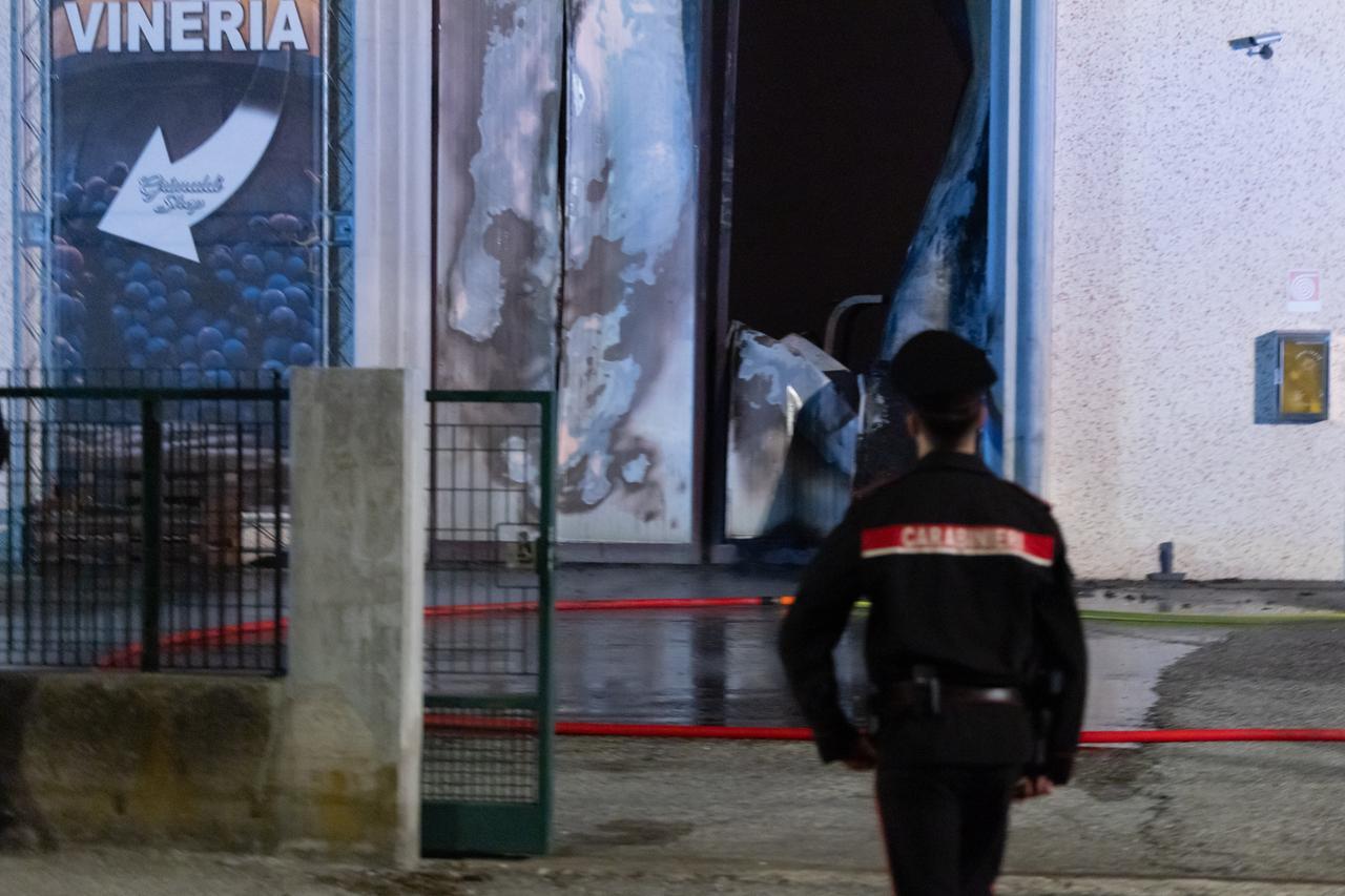 Vigarano Mainarda, dopo l’incendio arriva la resa: addio alla Vineria Grimaldi