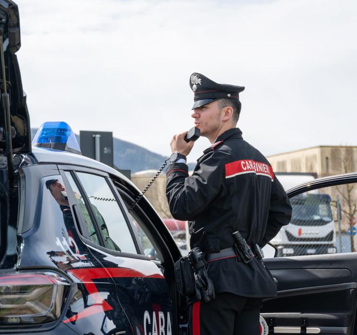 Lucca, tentano di raggirare un’anziana: arrestata coppia di falsi finanzieri