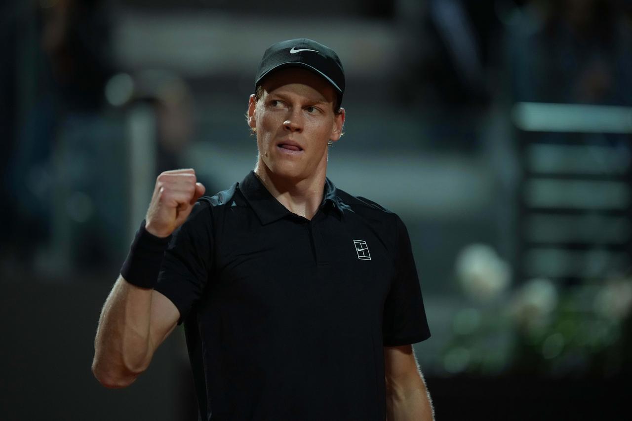 Jannik Sinner vola in finale agli Internazionali d’Italia: Medvedev sconfitto