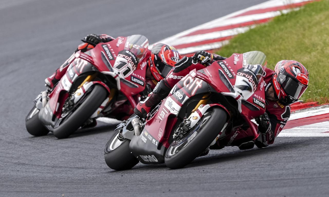 Mondiale Superbike, uragano Bulega: sono 17 le vittorie consecutive
