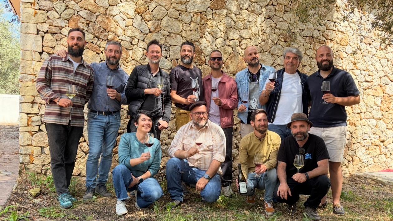 I gruppo dell'associazione Vinos vignaioli del nord ovest Sardegna
