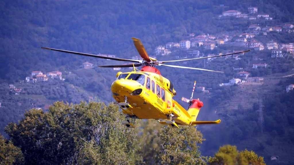 Perde l’equilibrio, precipita in una scarpata e muore: la tragedia nel Sassarese