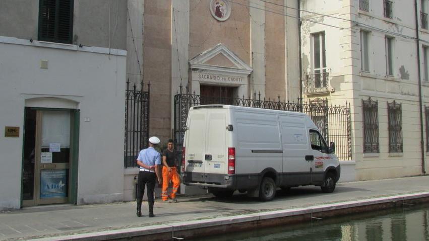 Paura in centro storico per una fuga di gas
