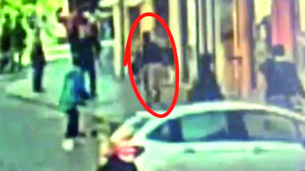 Auto sulla folla, perché lo ha fatto: telecamere e casa di Salim al setaccio