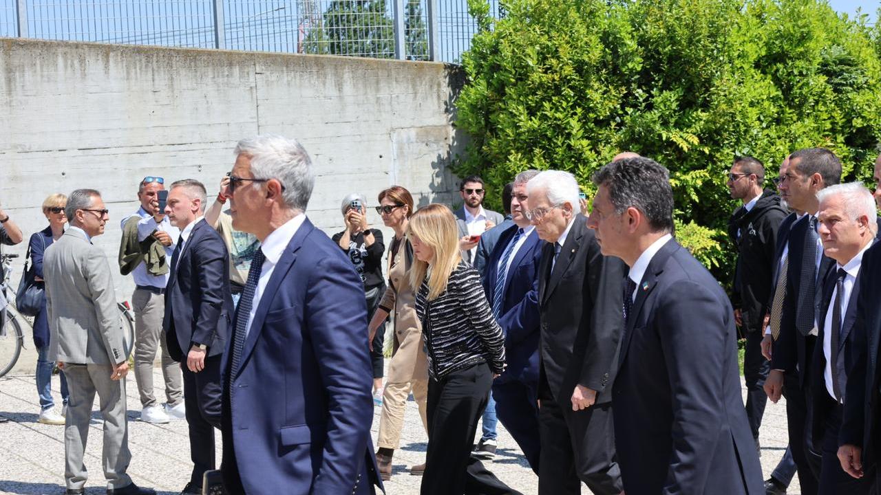 Con l’auto sulla folla a Modena. Due le persone con le gambe amputate – Mattarella e Meloni a Modena – Alle 19 presidio con il sindaco in piazza – LA DIRETTA