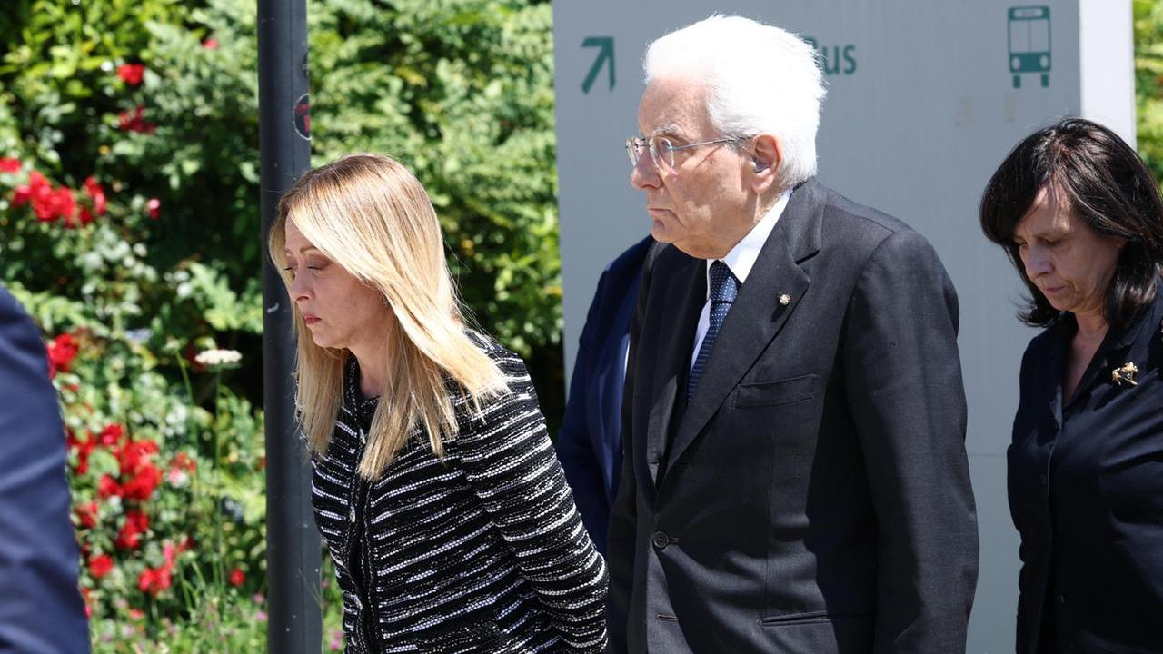 Modena, auto sulla folla: l'ultimo bollettino medico. Il sindaco sul 31enne: «Non aveva dato segno di squilibrio visibile»