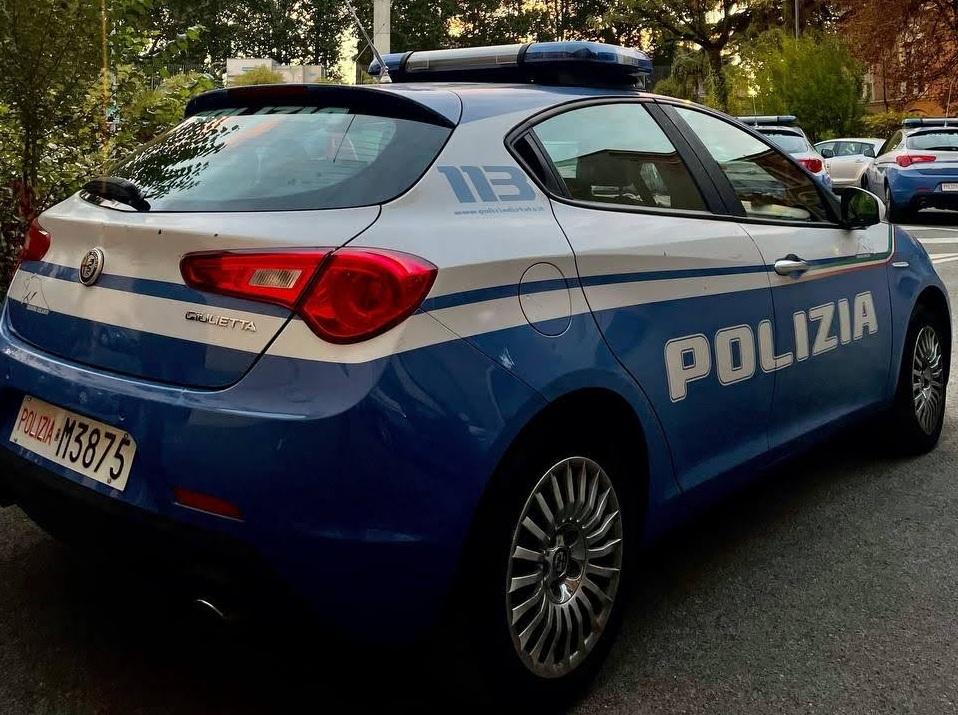 Pusher preso con la cocaina nelle mutande