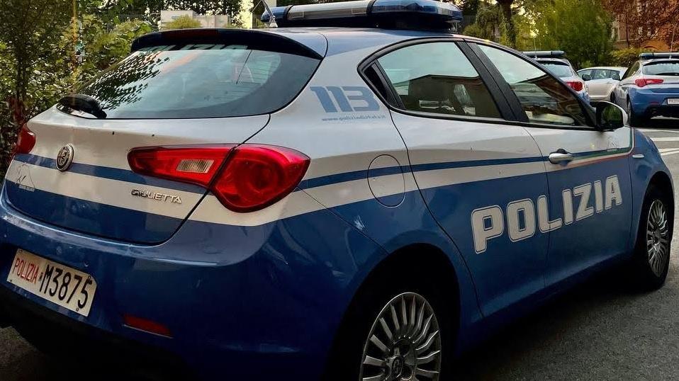 Pusher preso con la cocaina nelle mutande